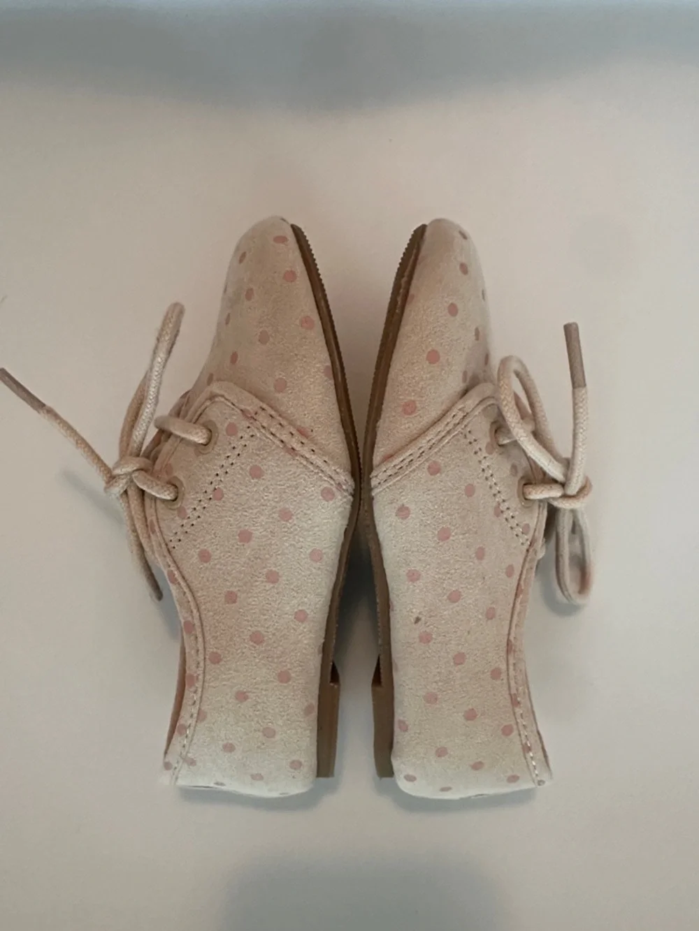 Old Navy Girls Polka Dot Lace-Up Shoes - Cream with Pink Dots - Sz 7